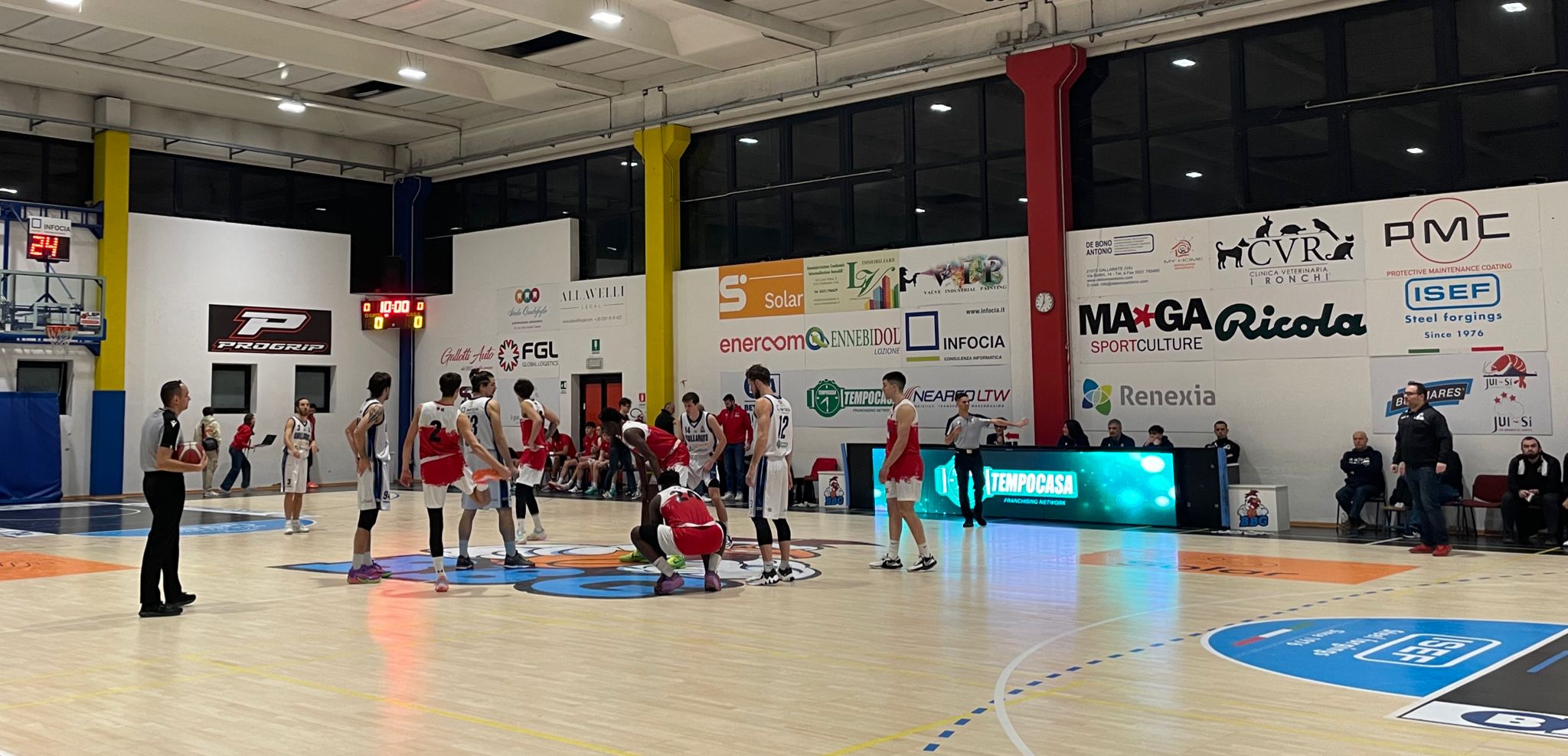 Gallarate, sei bella! Varese ko 102-97. Si fa male Okeke