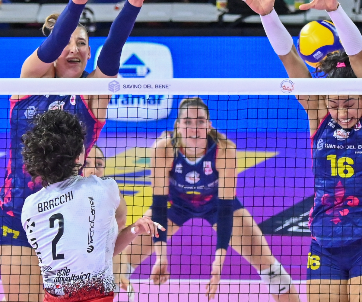 La Uyba cade a Scandicci ma torna a casa a testa alta: 3-1