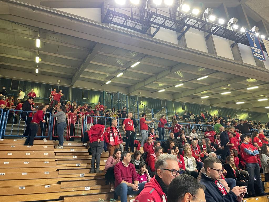 I social post Cremona – Varese: “Un applauso ai tifosi. Mannion sindaco! Il morso del Red Mamba”