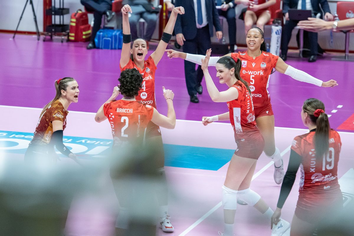 Domenica alla E-Work Arena la UYBA sfida il Bisonte Firenze