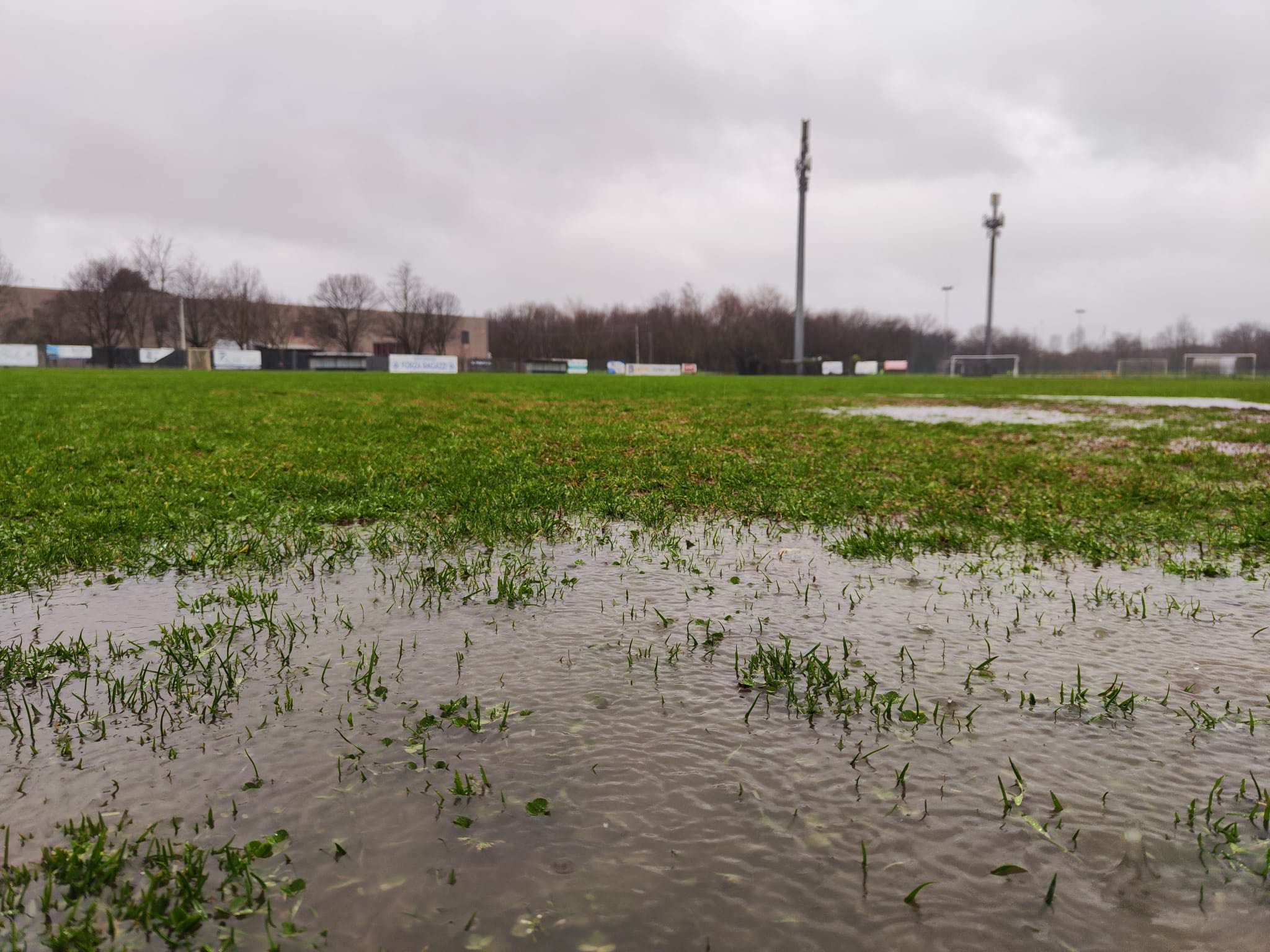Allievi Prov. U16 A e B – Pioggia, pioggia e ancora pioggia. In campo una partita per girone