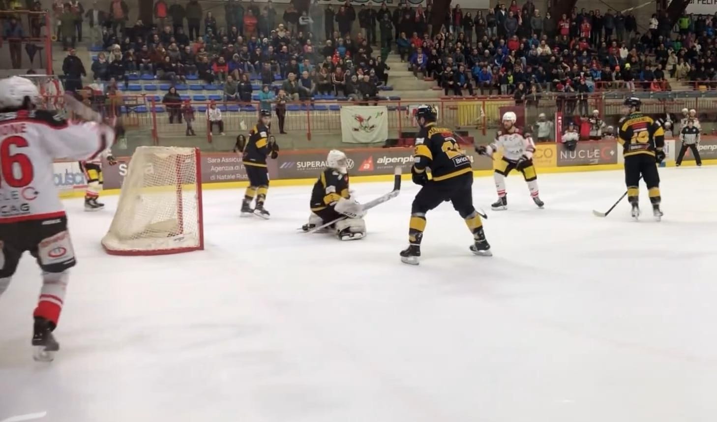 I Mastini si svegliano tardi, Feltre trema ma non cade e vince 4-3 gara2. Giovedì serve la prima impresa di tre