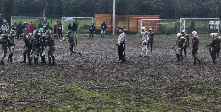 9FL – Lotta nel fango: i Rams Milano vincono 36-0 sui Gorillas Varese