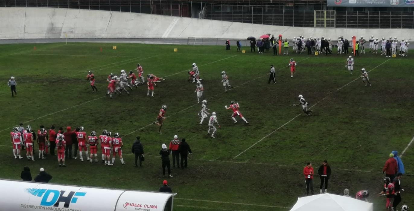 La pioggia condiziona, ma non cambia il destino: gli Skorpions Varese superano 7-0 i Guelfi Firenze