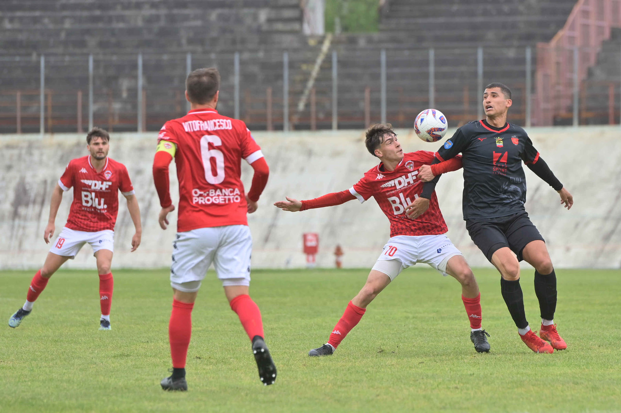 Manca il gol, il Varese non va oltre lo 0-0 con la Vogherese. Per i playoff serve un punto