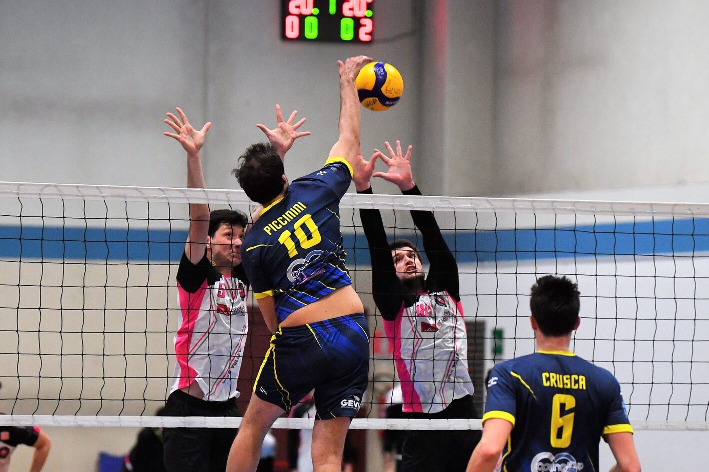 Serie B – Lo Yaka Volley crolla 3-0 nel derby contro il Caronno Pertusella