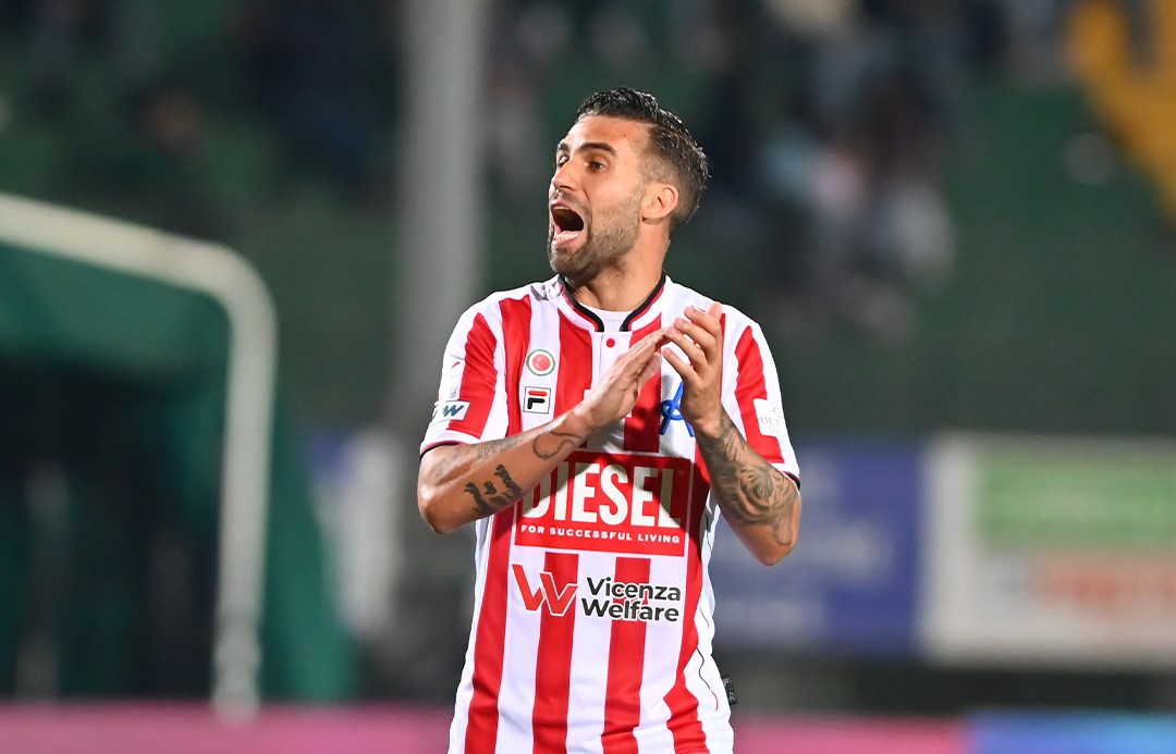 Playoff – Vicenza blindatissimo, l’Avellino non sfonda (0-0). Carrarese di misura sul Benevento (1-0)