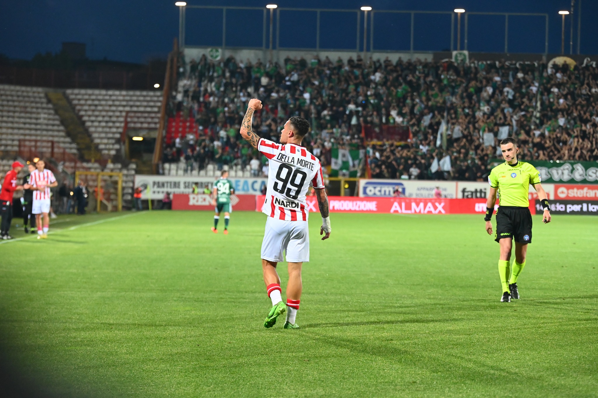 Playoff: per chi suona la Campania. Sarà Vicenza-Carrarese per la B, fuori Avellino e Benevento