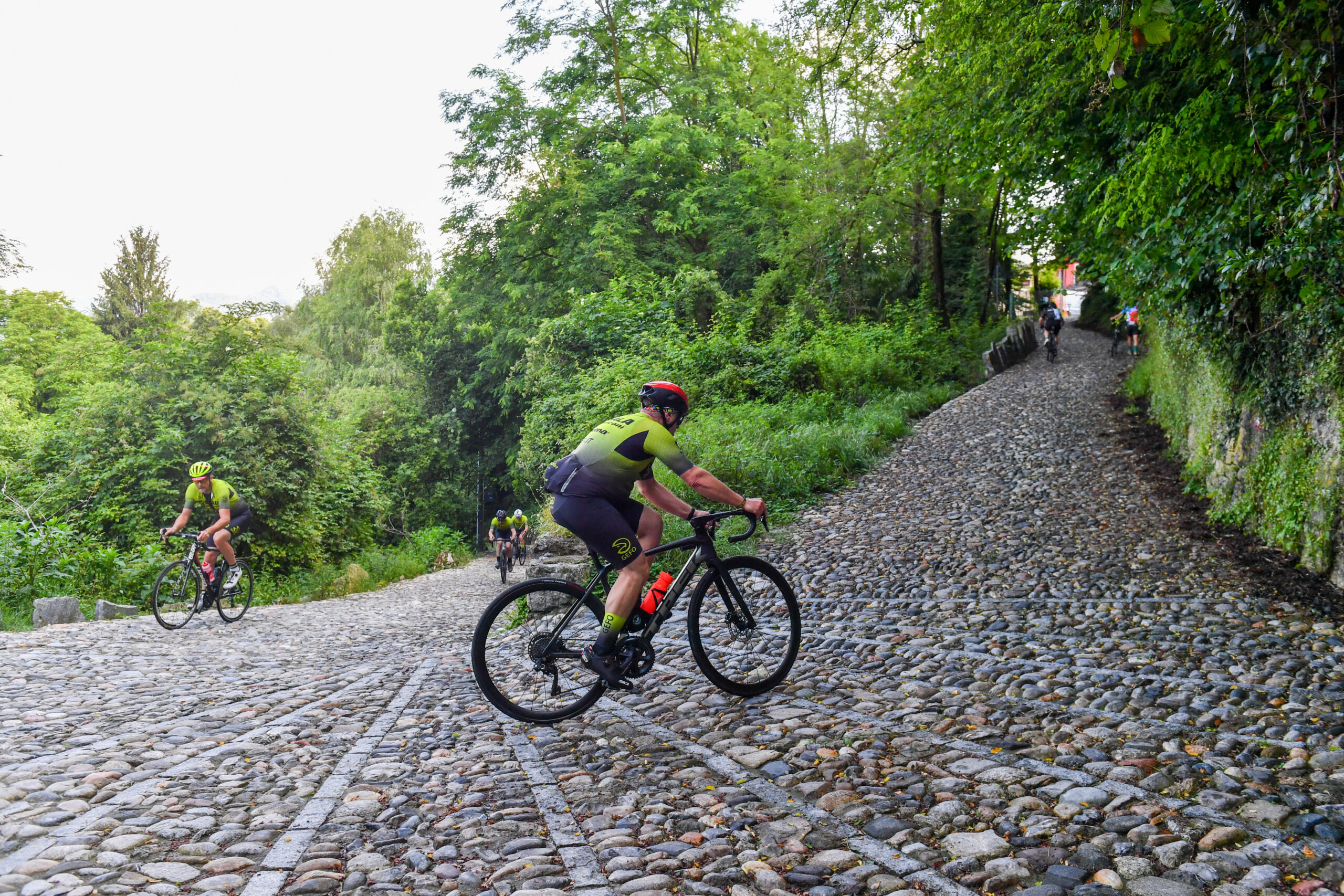 Successo oltre le aspettative per la Varese Van Vlaanderen: in 391 sui muri della provincia