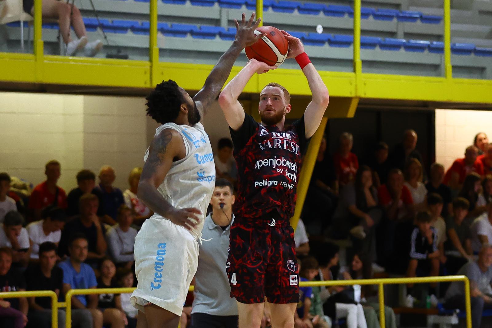 Tanta fatica per la Pallacanestro Varese contro Cremona: ko 80-84