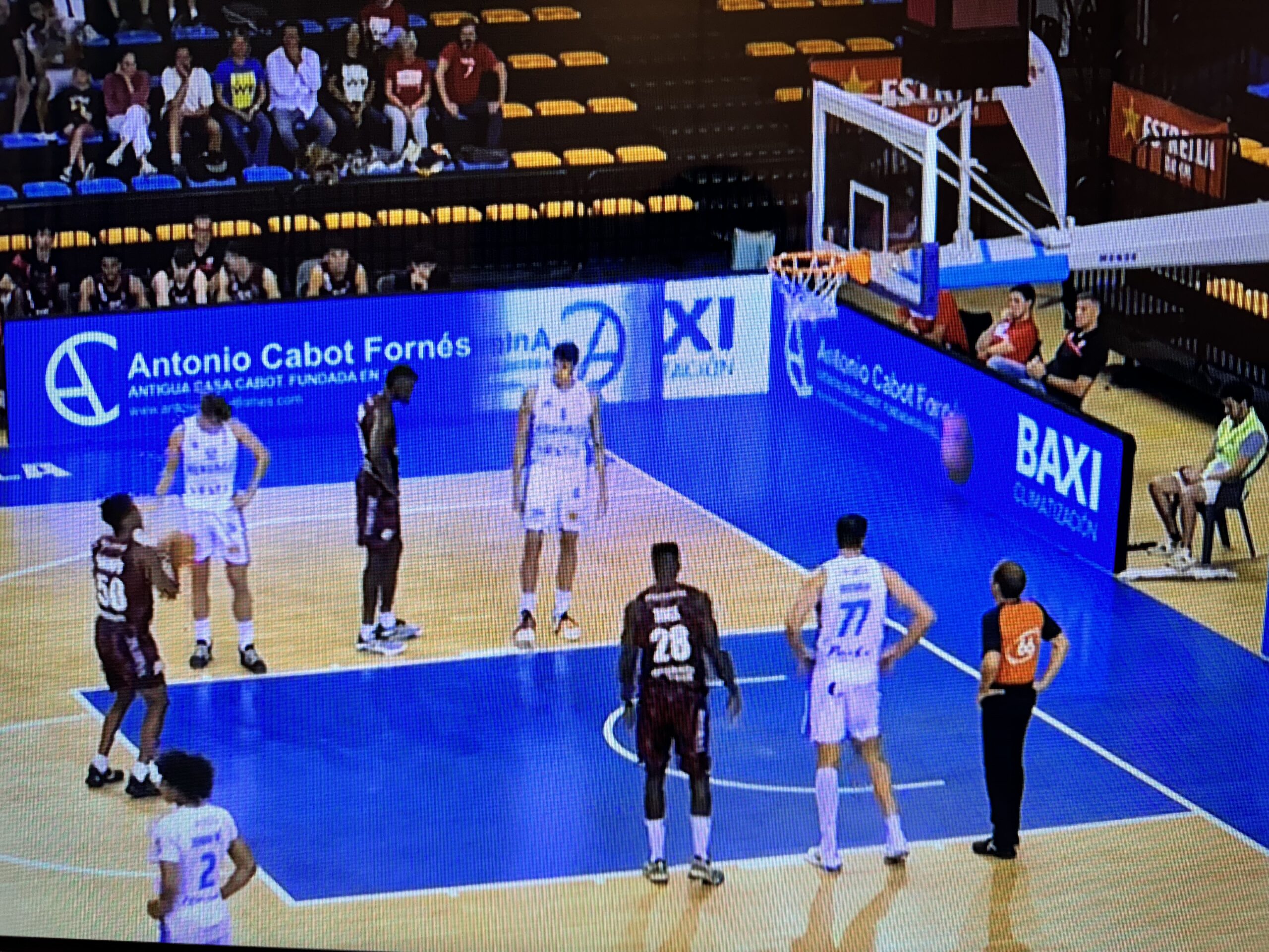 Pallacanestro Varese, clap your…Hands! Menorca ko 74-81