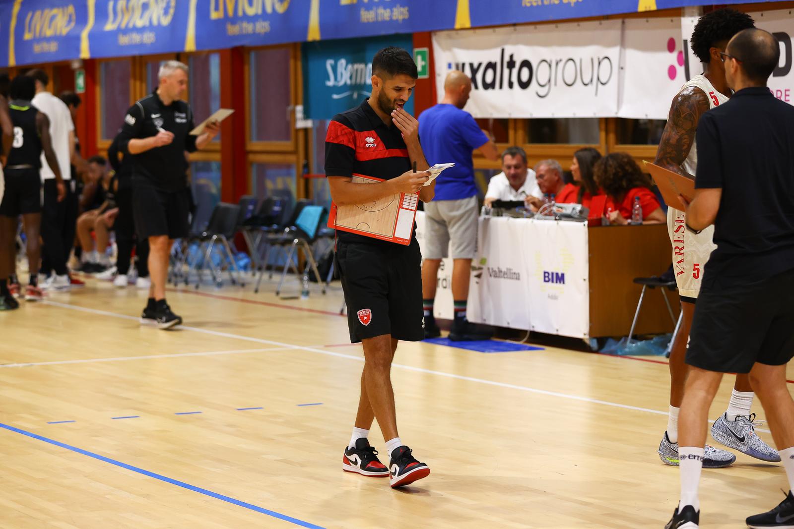 Pallacanestro Varese – 222 punti subiti e l’ira di Mandole: l’allarme difesa va spento al più presto