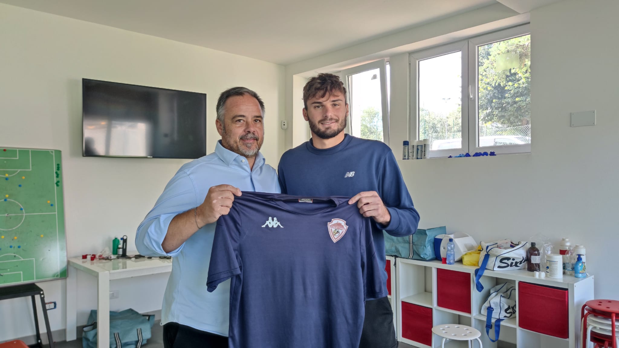 Molinari rinnova con il Varese e diventa mister. Antonio Rosati: “Il nostro tredicesimo uomo”