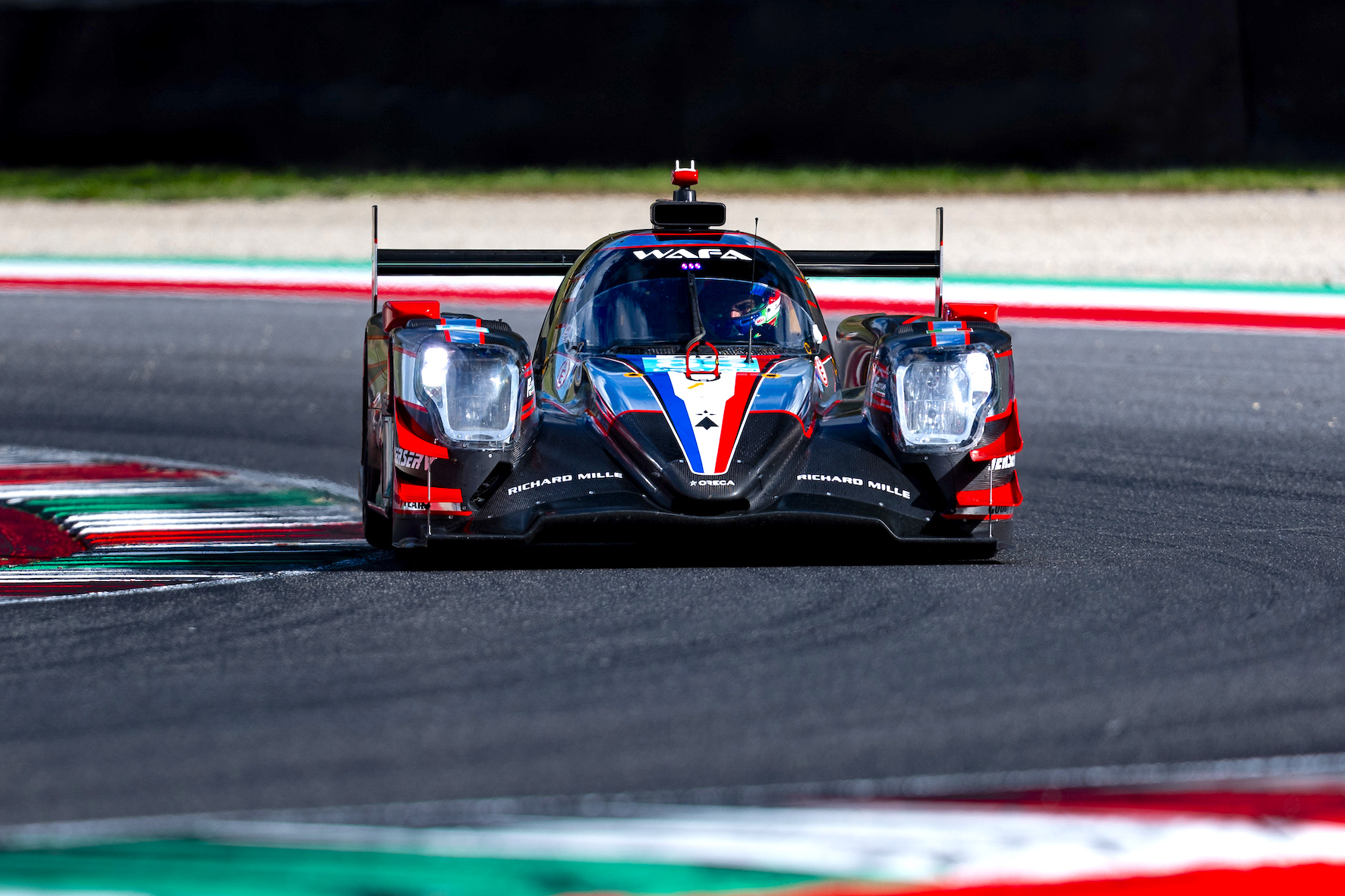 Sfortuna e settimo posto per Rovera alla 4 Ore del Mugello. Due punti da difendere per vincere l’ELMS