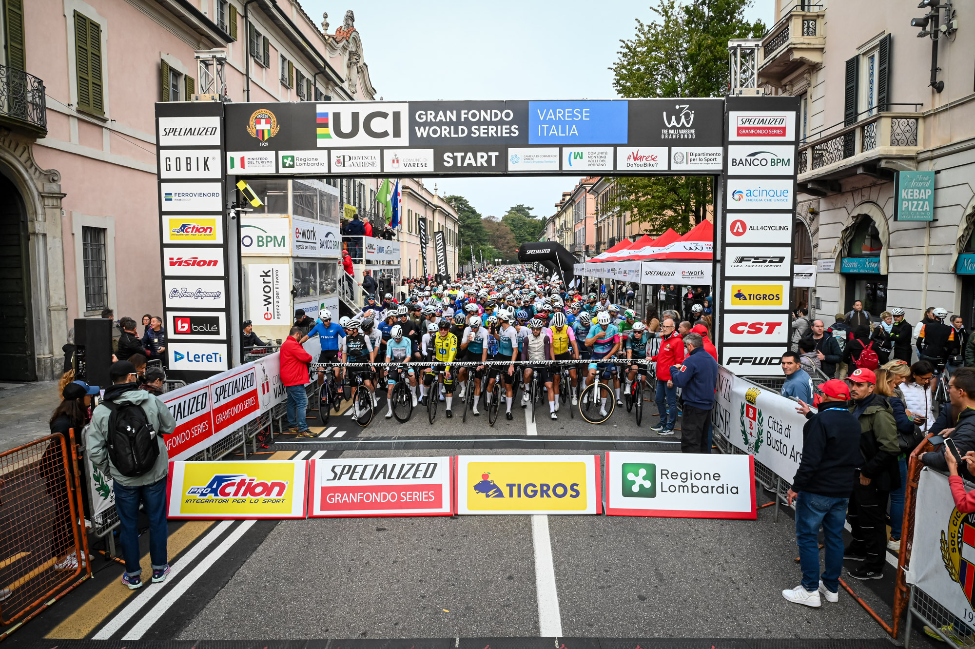 Gaffuri e Sasso trionfano nella Granfondo Tre Valli Varesine 2024 – VIDEO