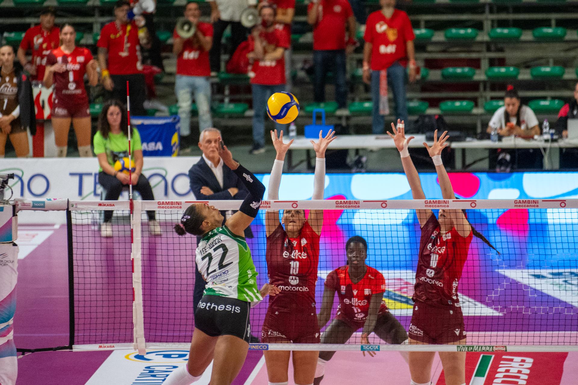 UYBA travolta a Pesaro: Vallefoglia domina 3-0