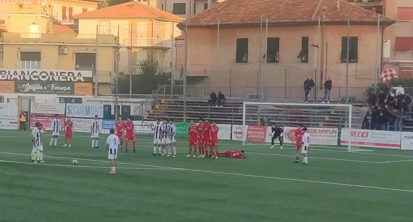 A Lavagna una battaglia, e il Varese ha lo spirito del guerriero: 1-0 di rabbia e passione. Ansia per Stampi