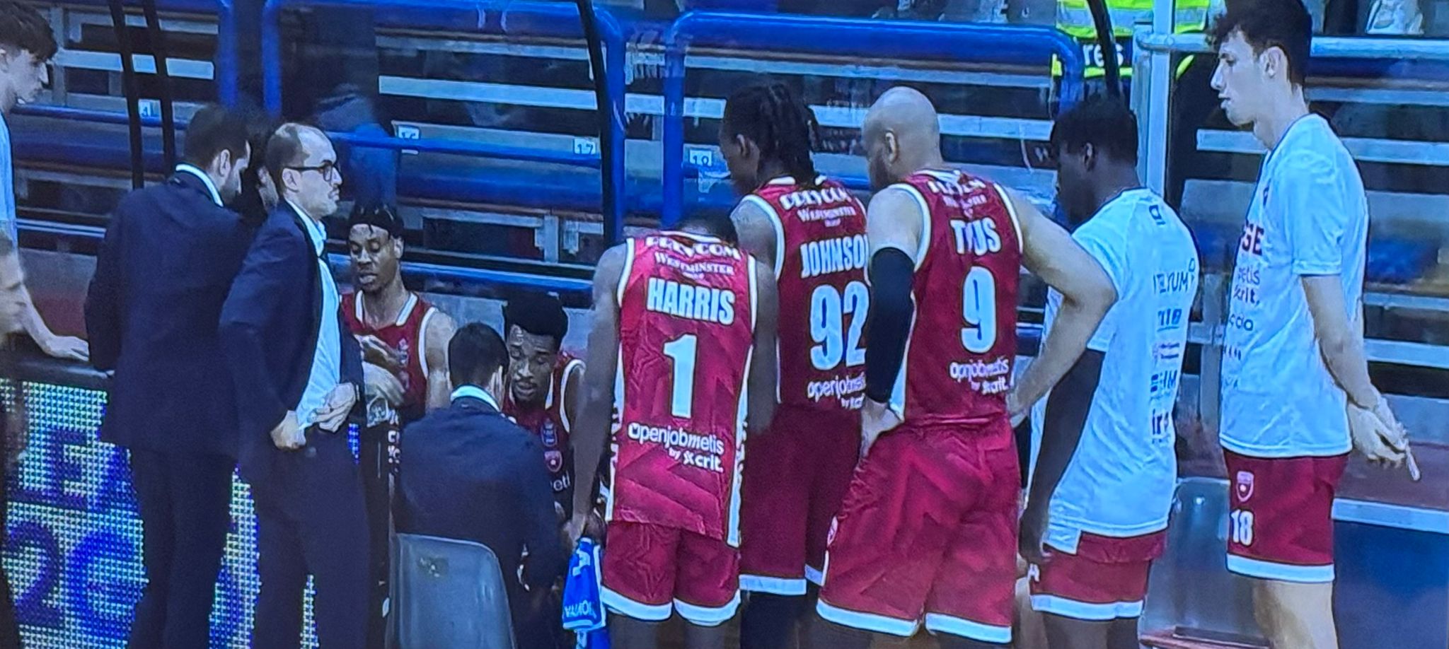 La Pallacanestro Varese e quella banalità del male di cui è essa stessa colpevole e vittima – VIDEO