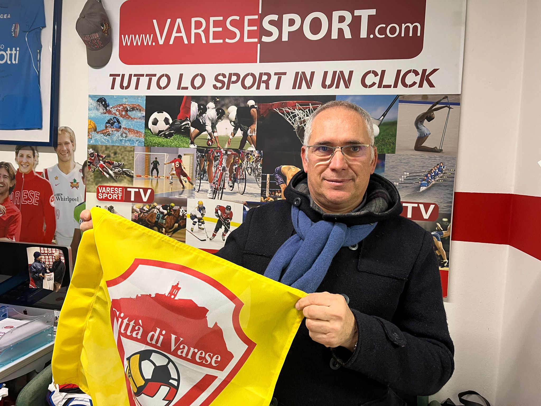 Calcio d’angolo personalizzato per il Varese: bandierine gialle brandizzate al Franco Ossola