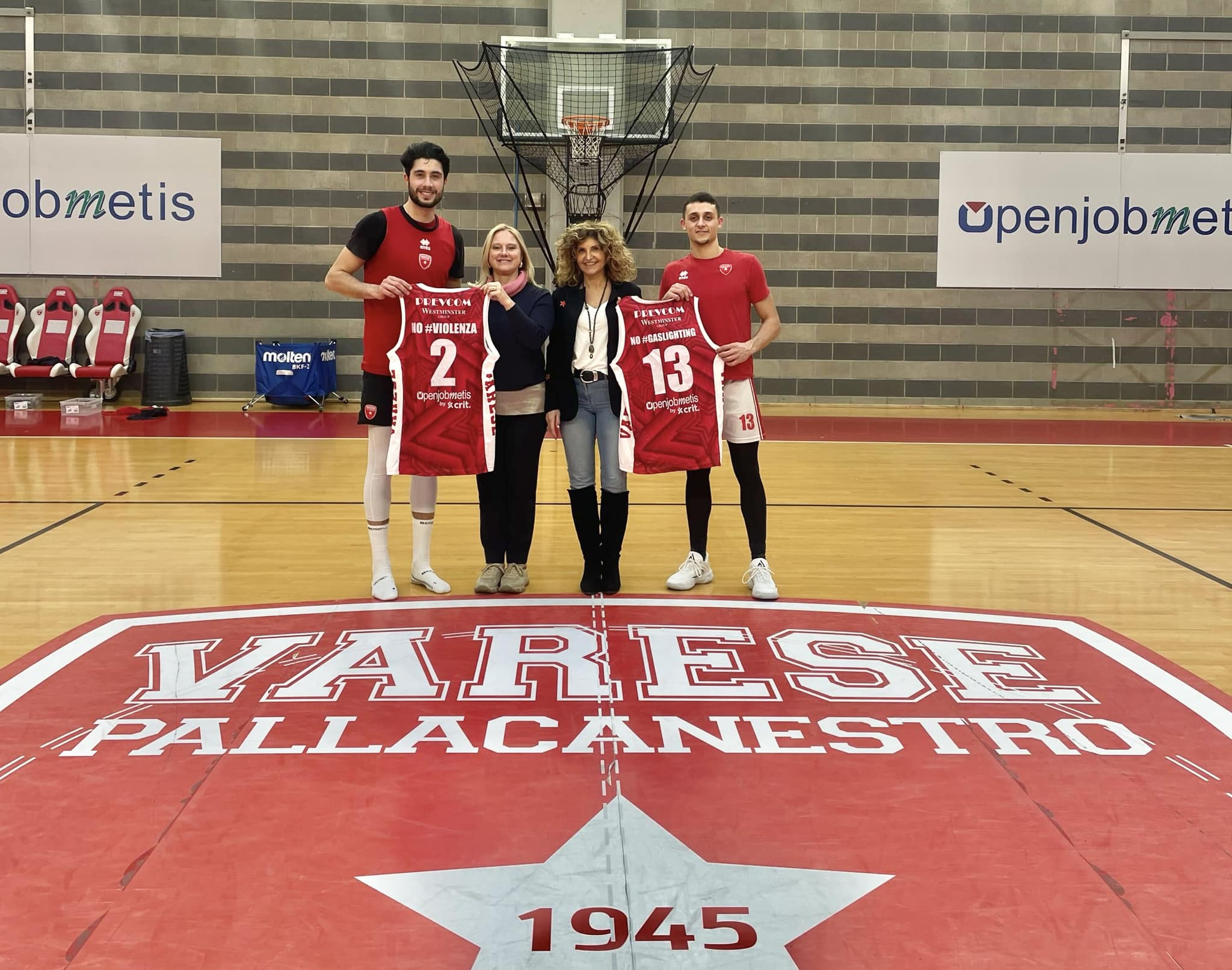 La Pallacanestro Varese contro la violenza di genere