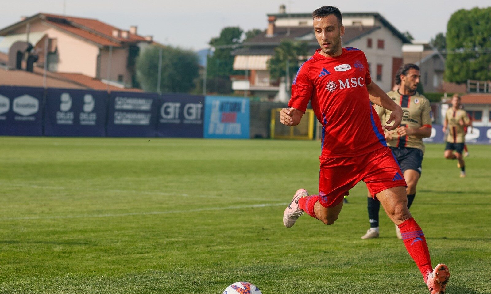 Ghioldi: “Con la Pro Patria non è finita come avrei voluto. Alla Varesina mi sento bene: continuità e gol gli obiettivi”