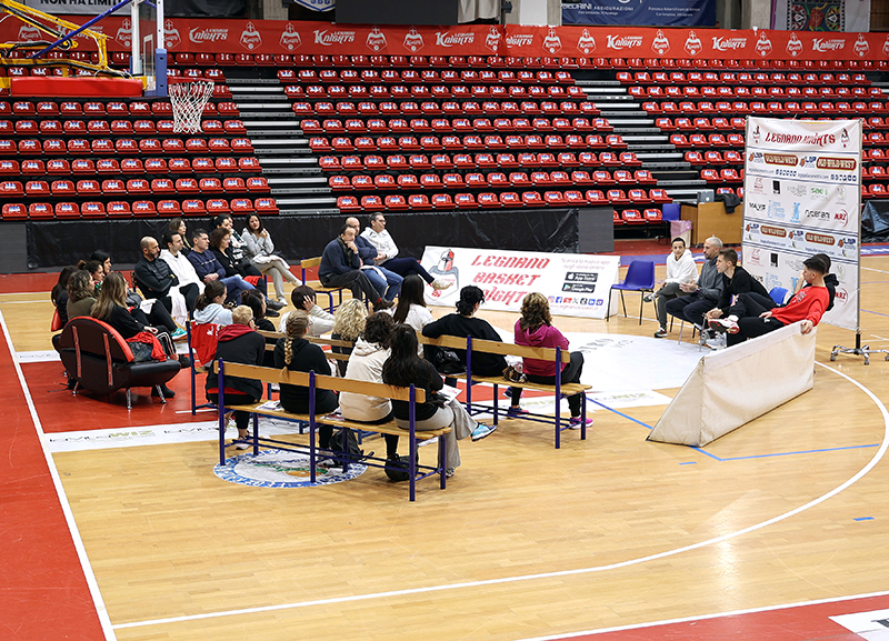Lo sport metafora di lavoro: Knights e SAE Scientifica insieme per Keep on Building