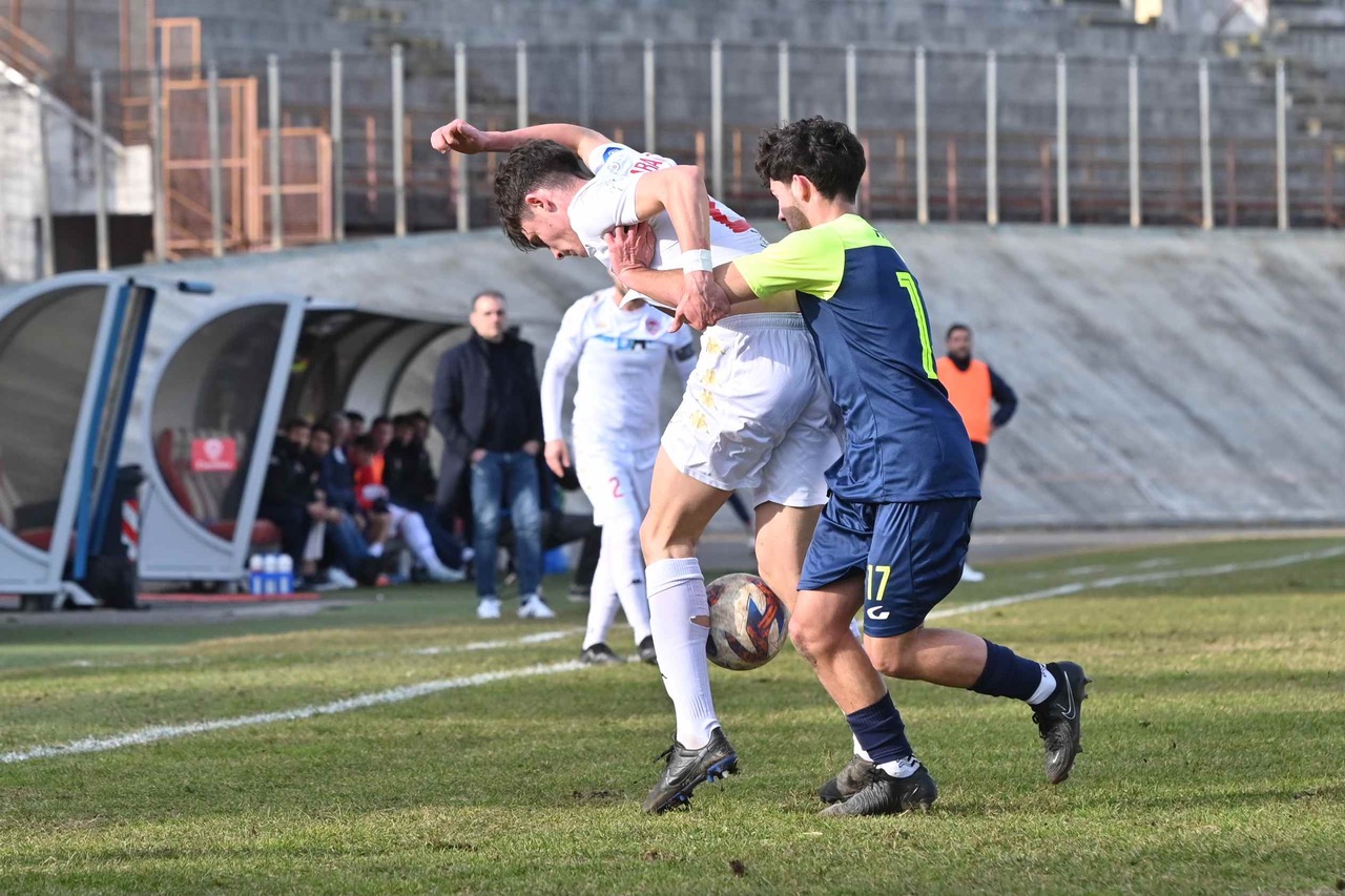 L’attacco pesante incanta l’Ossola: il Varese travolge 3-0 l’Oltrepò