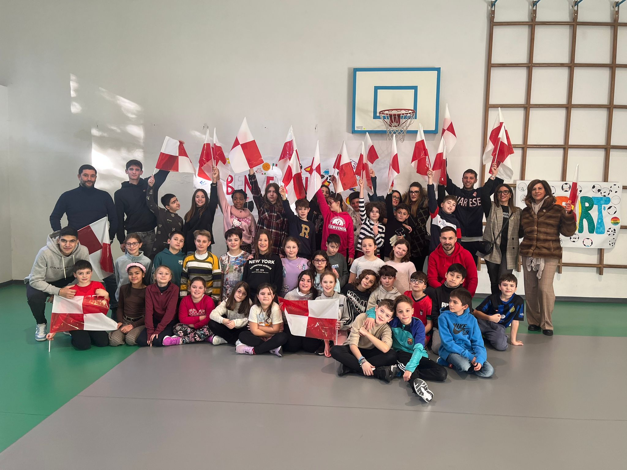 Il Varese tra i banchi della Canetta, Marangon: “Un’emozione tornare nella mia scuola”