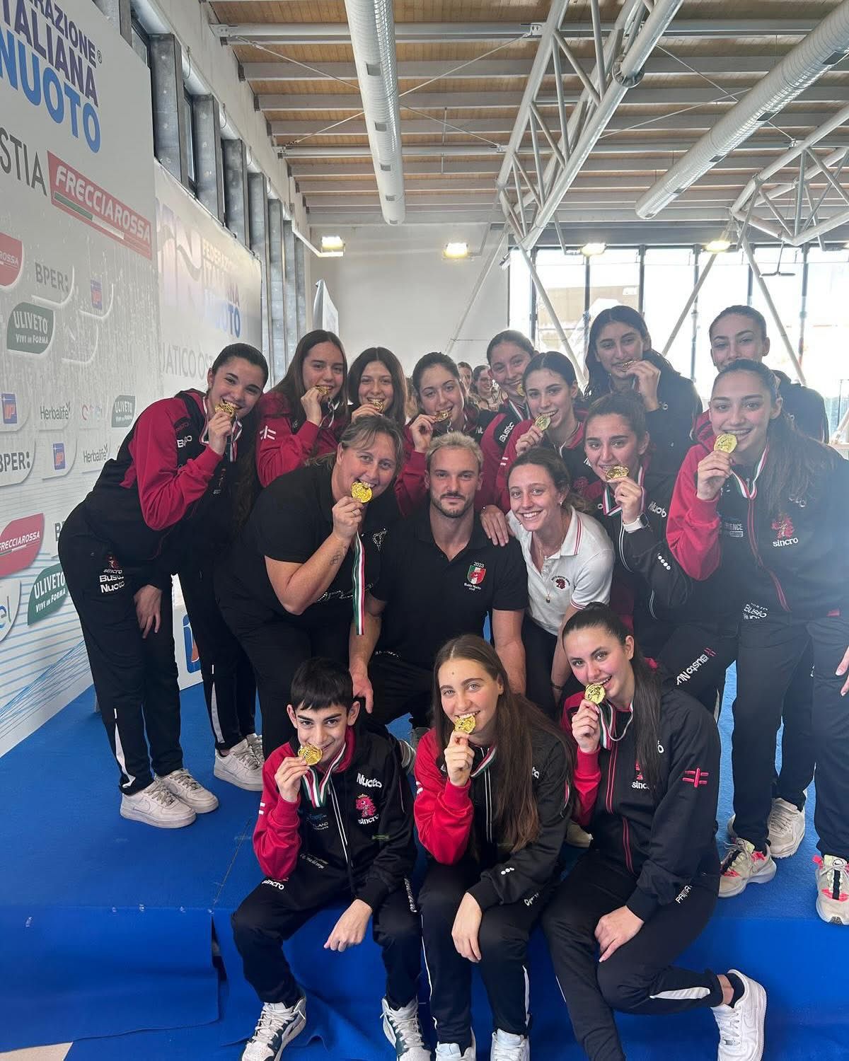 Busto Nuoto Sincro sei bellissima! Oro ai Campionati Italiani Juniores di Ostia