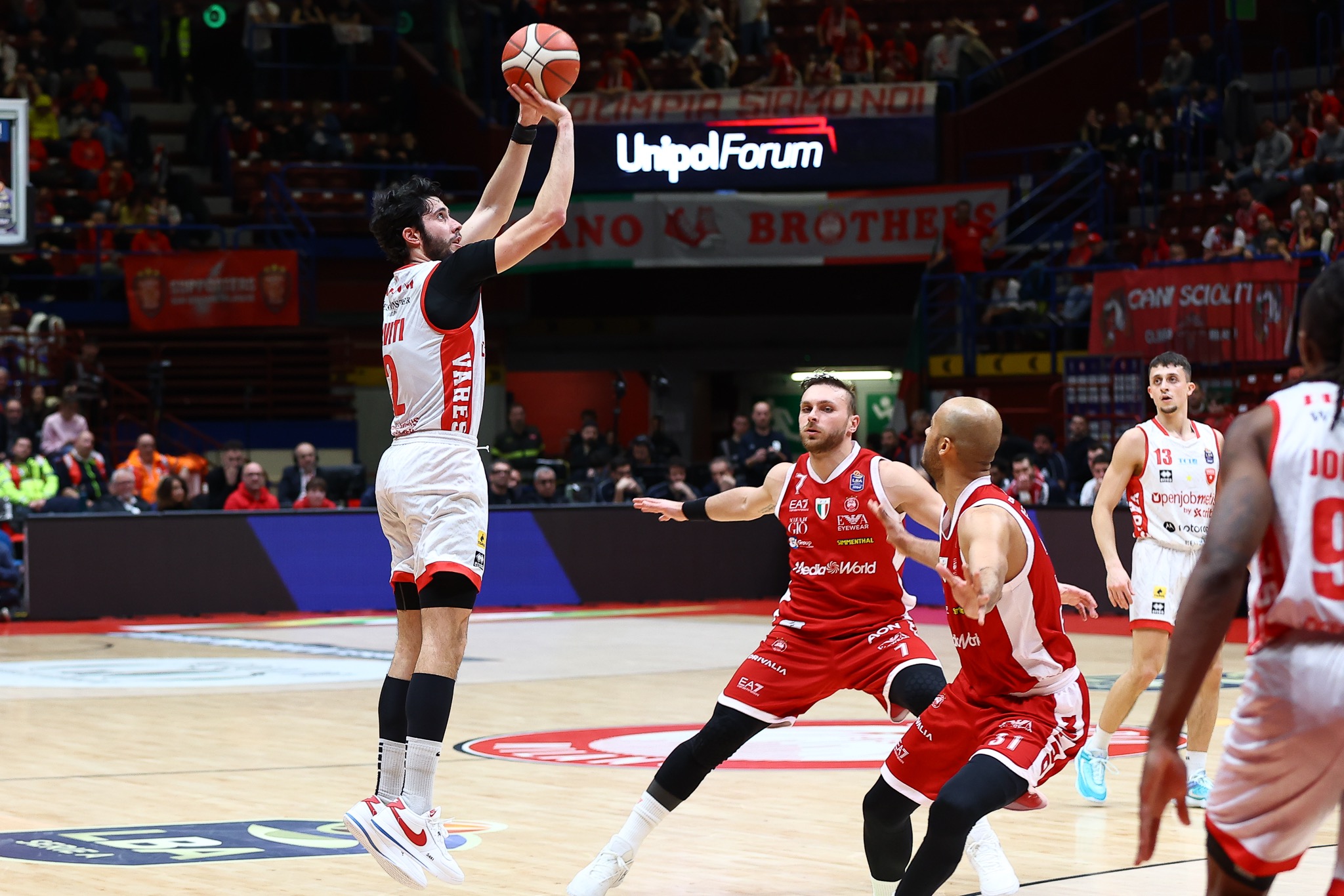 Pallacanestro Varese – Alviti: Kastritis e l’Europa le carte per la permanenza