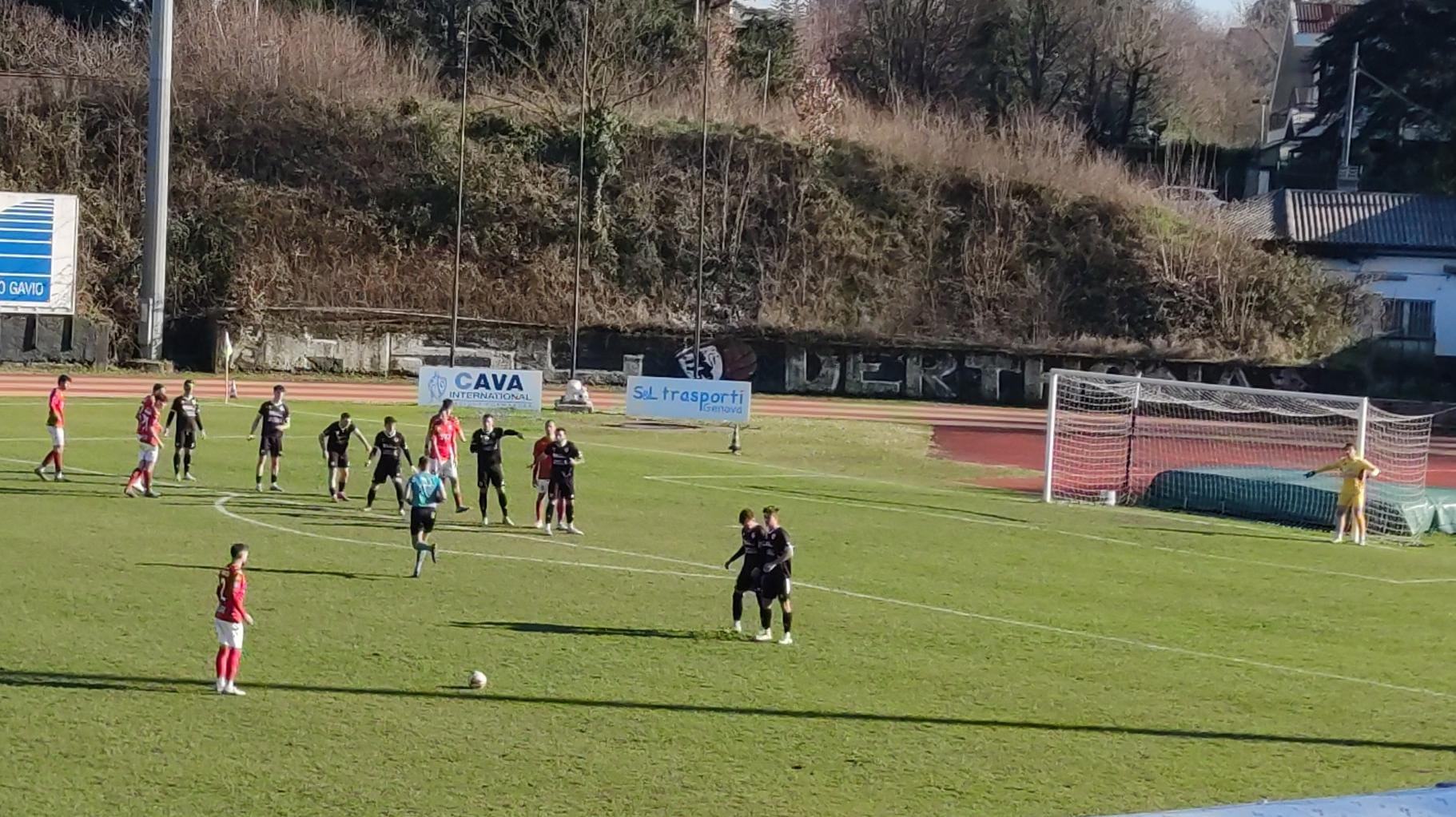 Cizza non si sporca i guanti, sulla punizione di Carli si spengono i sogni del Varese: il Derthona vince 1-0
