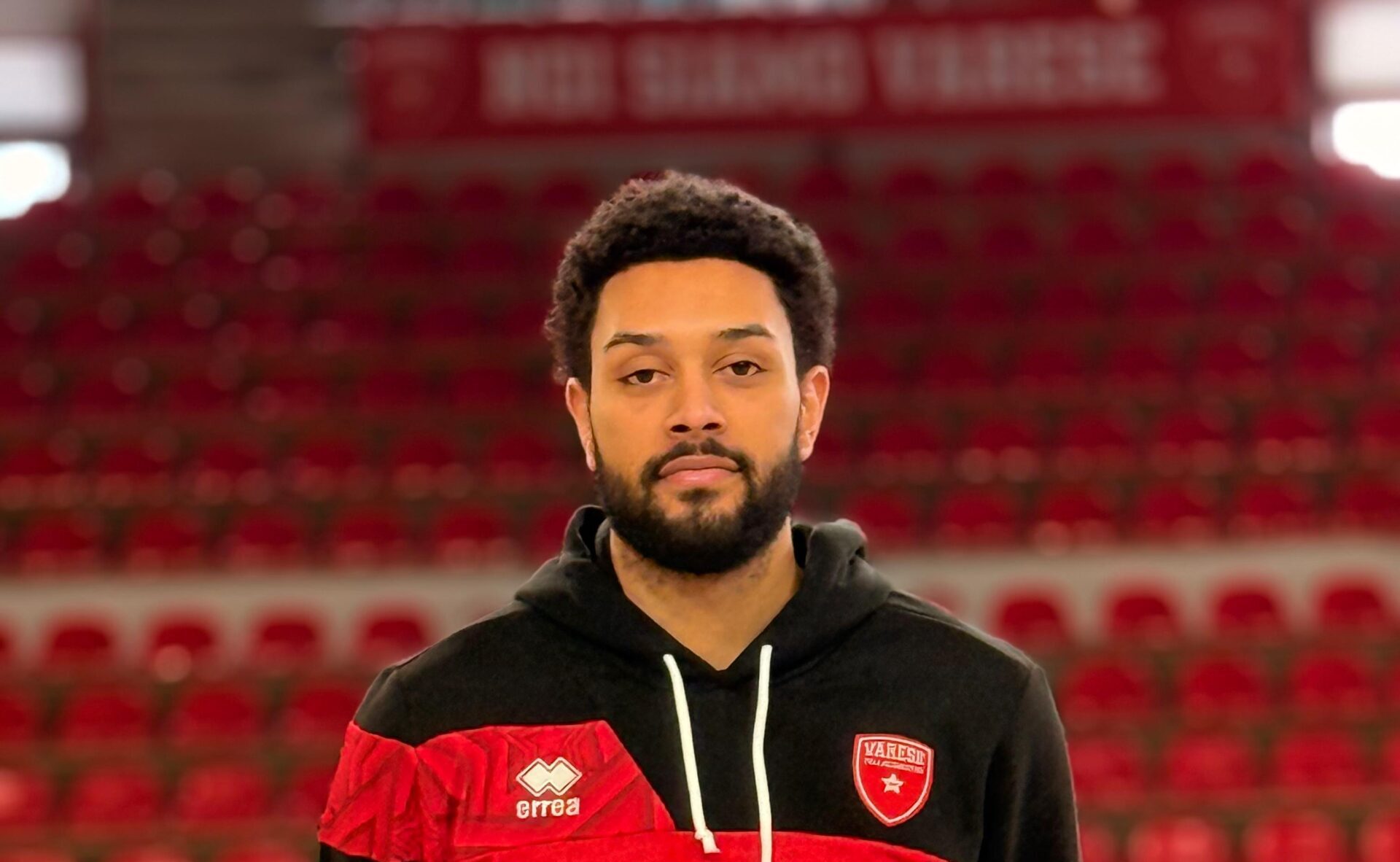 Pallacanestro Varese, Esposito si presenta: “Porto energia e difesa. Conscio del momento, darò tutto fin da domenica”