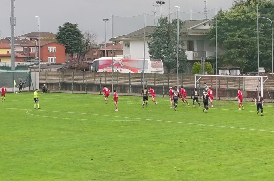 Le pagelle – L’esempio di Vitofrancesco non basta ad accendere il Varese: otto insufficienze