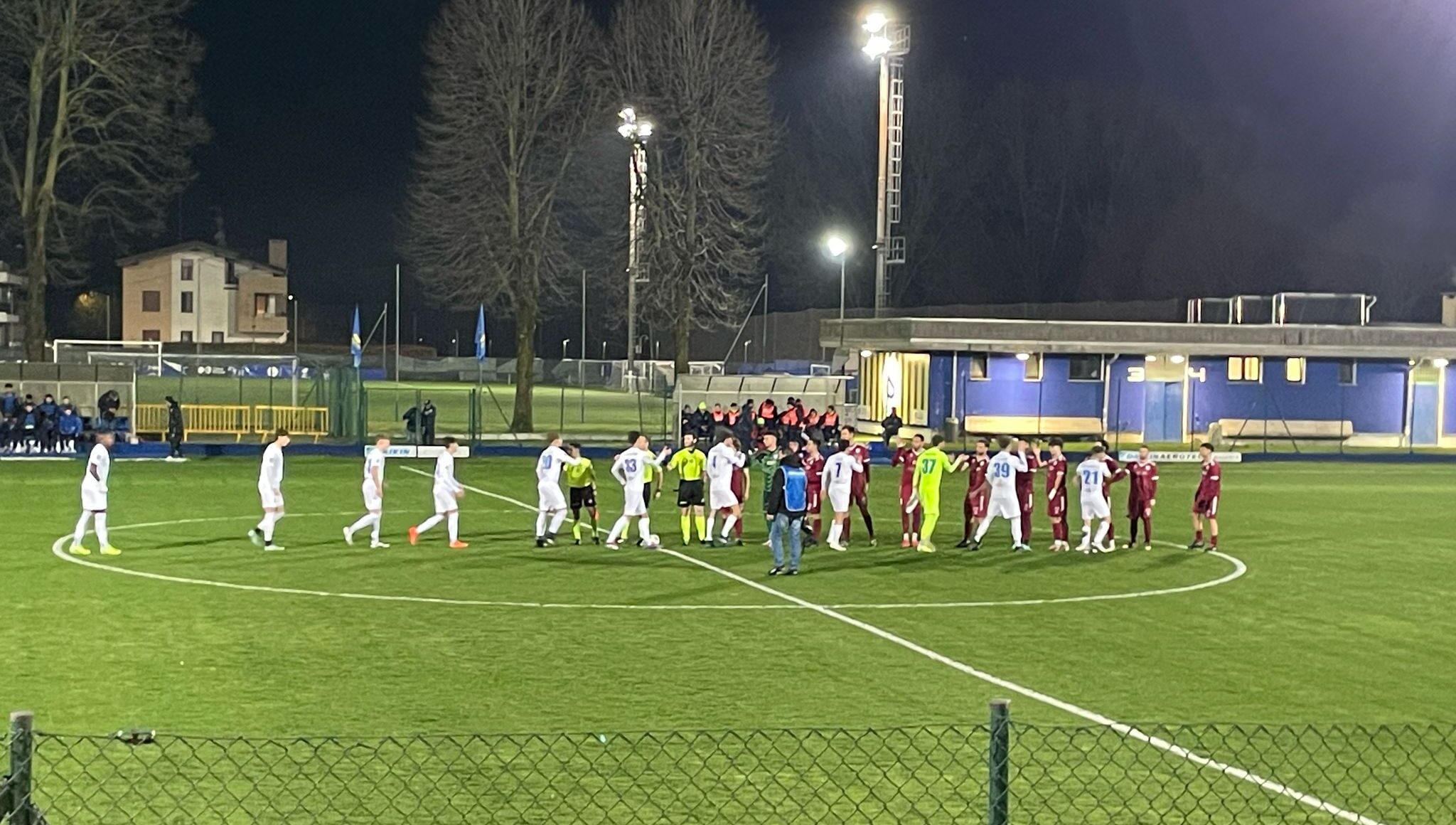 34^ – Pavia e Caronnese rallentano, la Solbiatese ringrazia e torna in vetta. Scatto salvezza Vergiatese