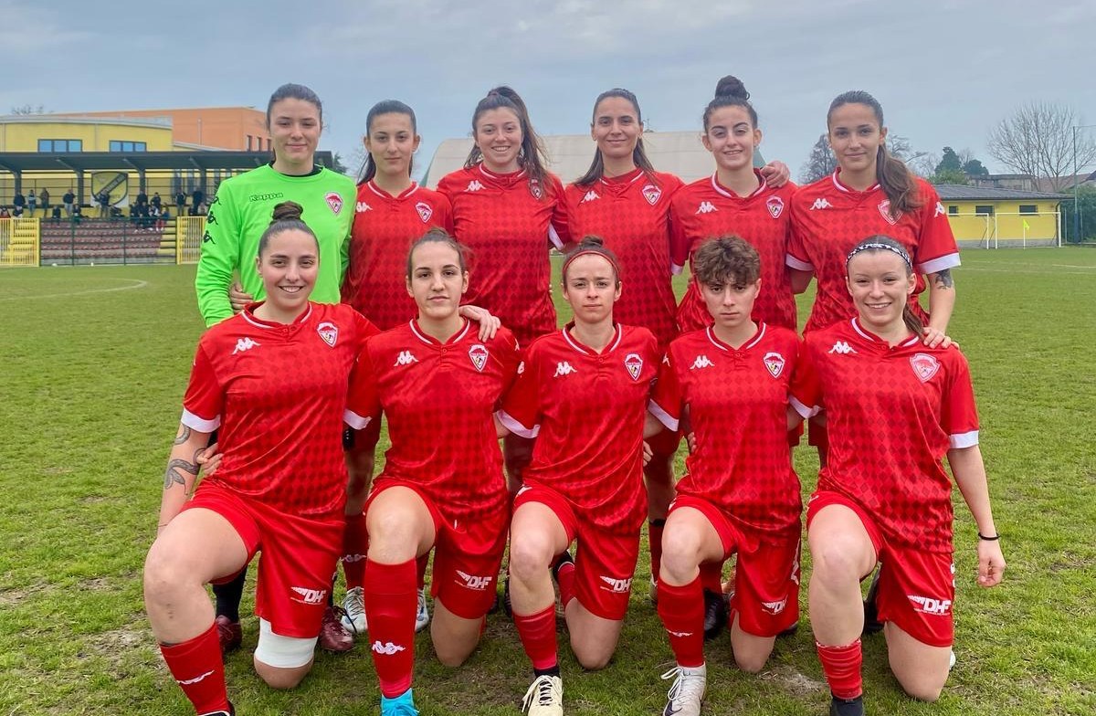 Applausi al Varese, ma il cinismo della Doverese paga (2-0). Crema nel mirino