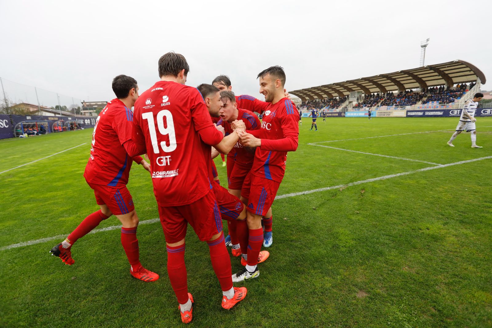 Manita da paura della Varesina: 5-2 al Ciliverghe e vetta a -3. Finale thriller nel Girone B
