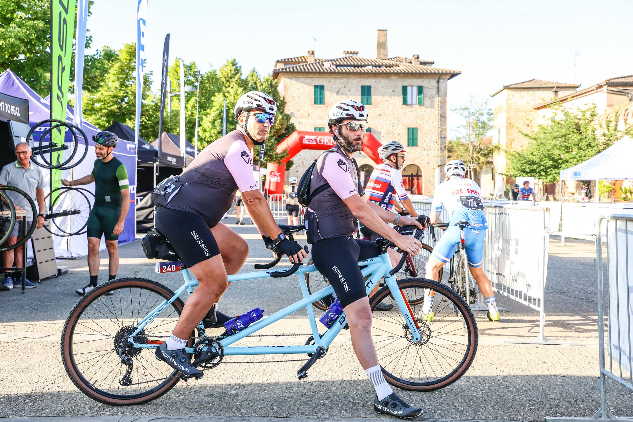 Passione e follia, il tandem Riccardo-Gallusi torna alla Parigi-Roubaix: “Ci è entrata nel cuore”