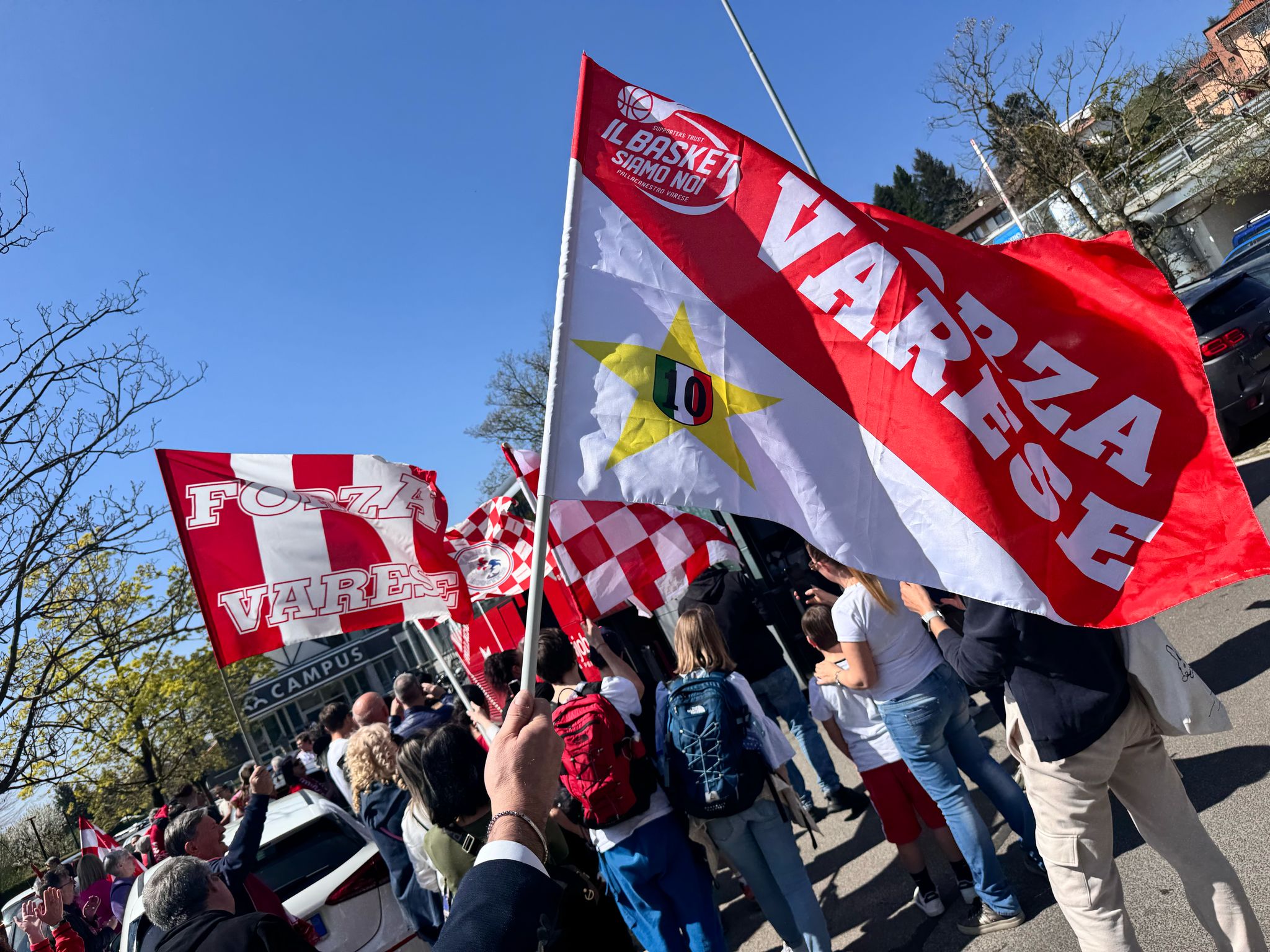 Febbre da derby: Arditi e Il Basket Siamo Noi chiamano a raccolta i tifosi alla partenza della Pallacanestro Varese