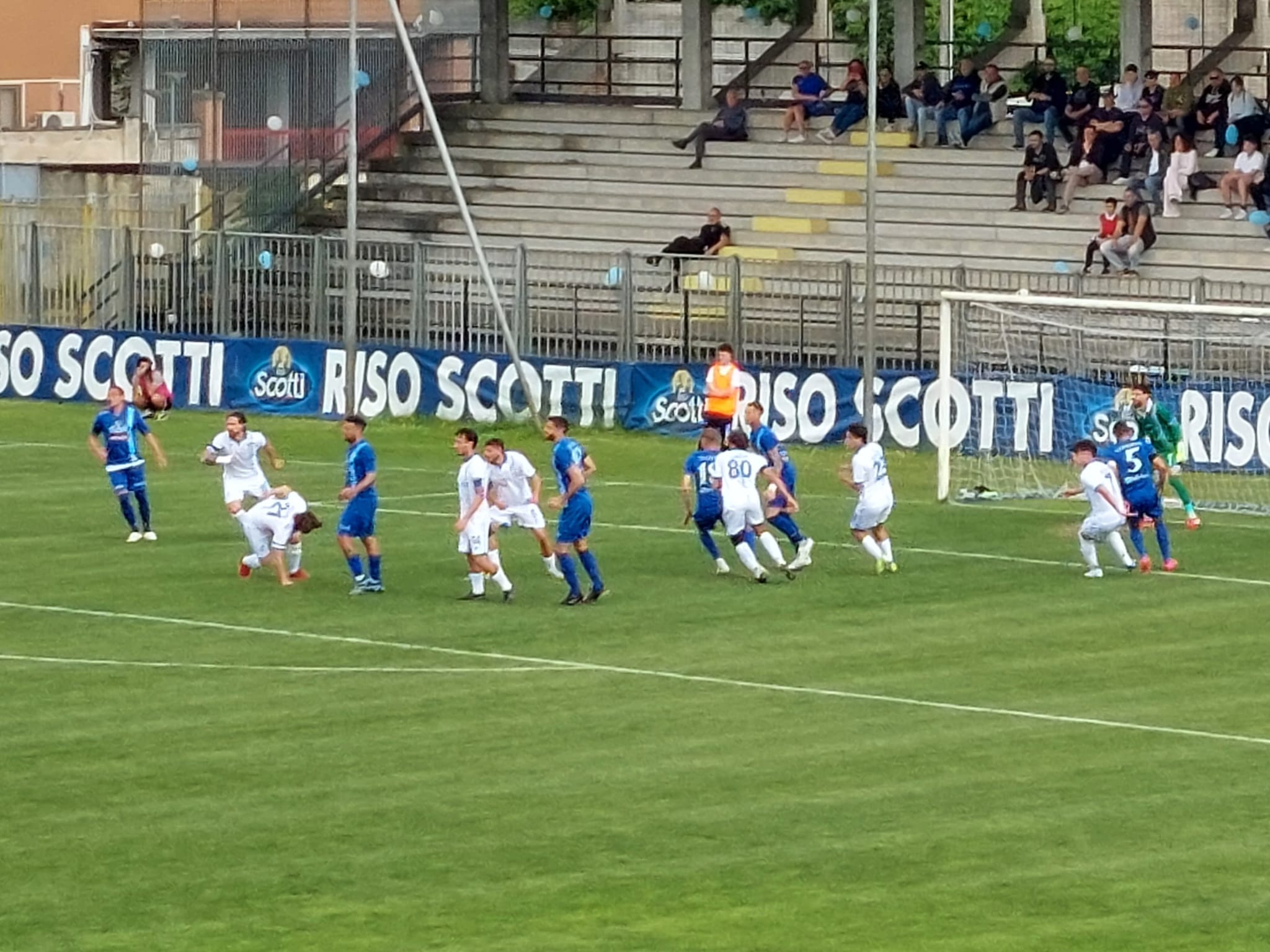 31^ – L’Ispra ferma la Caronnese 3-3. Il Pavia sorpassa ma la Solbia non ci sta. La Vergiatese è salva