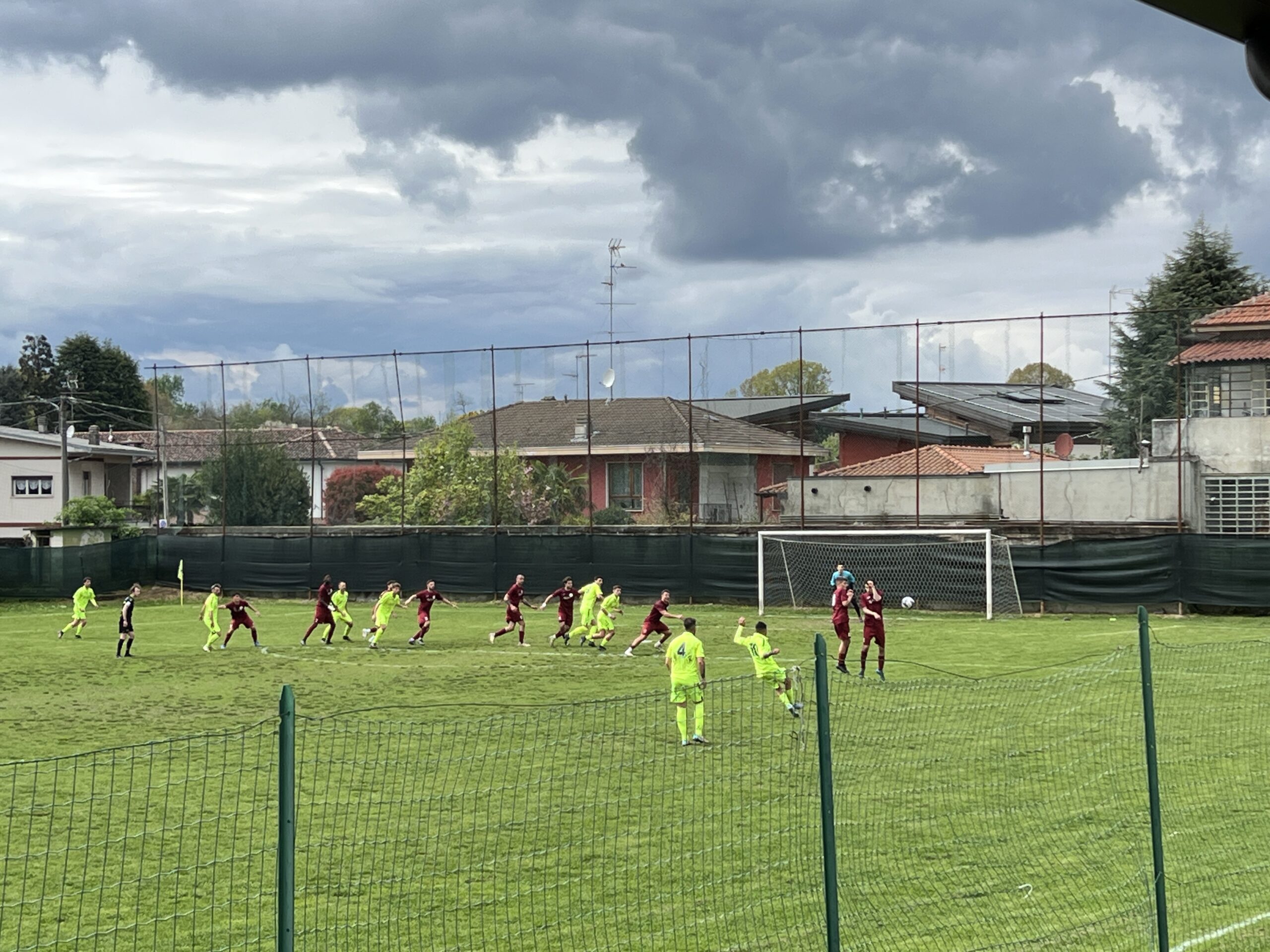 Il Tradate scappa, la Sommese ringrazia Terzi e resta appesa ad un filo: 1-1