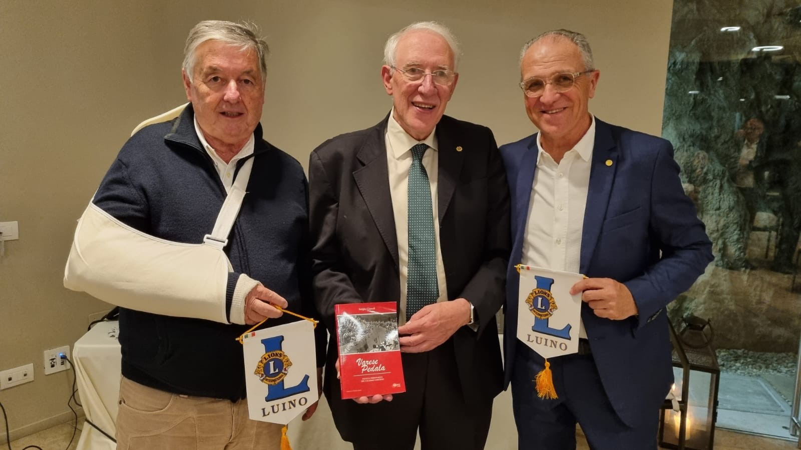 Ciclismo protagonista al Lions Club Luino: storie di vita e di corsa con Carlo Guardascione e Sergio Gianoli