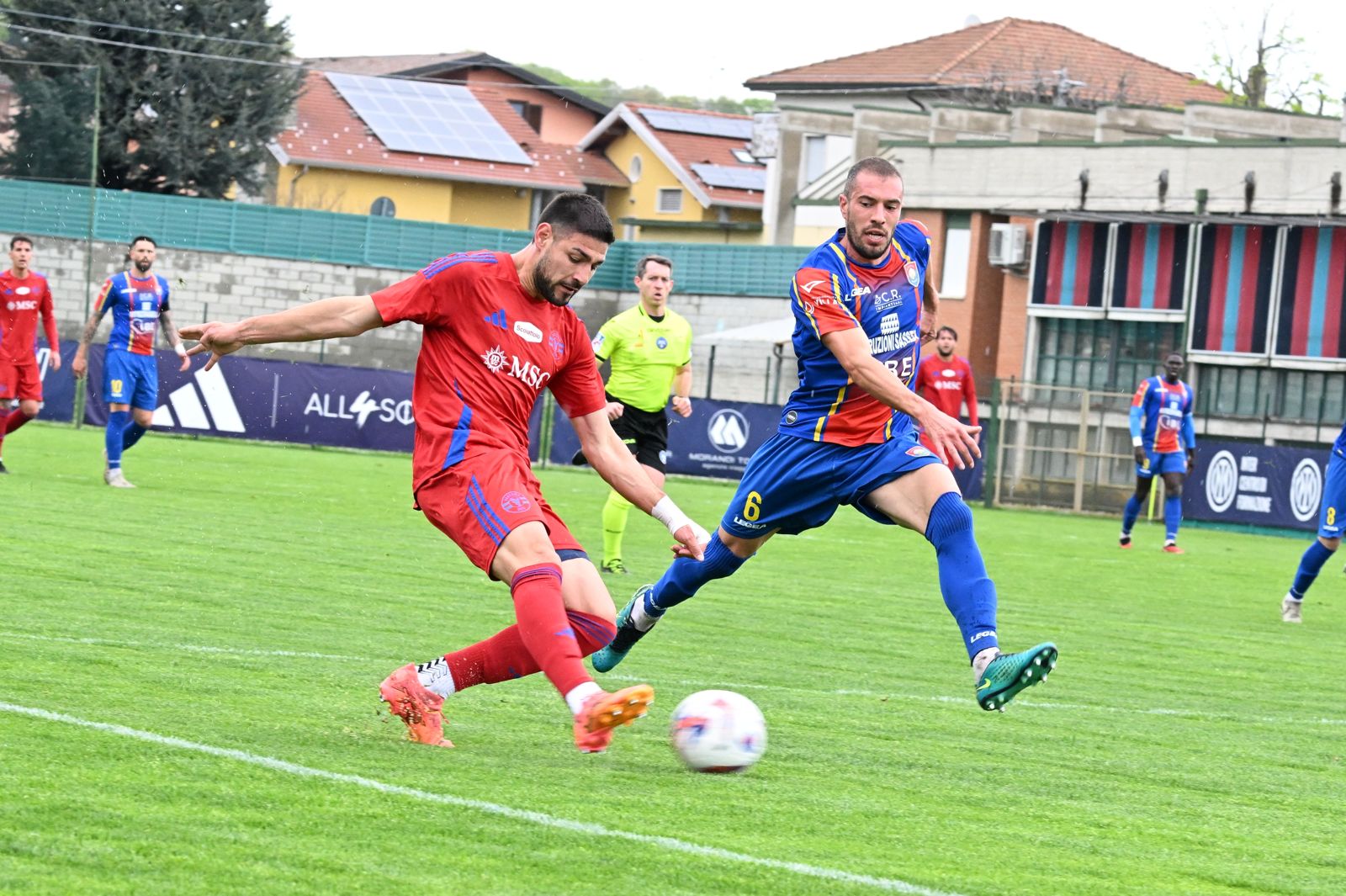 Pioggia, gol e doccia gelata: la rimonta della Varesina si spegne su un rimpallo, 3-2 della Casatese Merate. Playoff a rischio