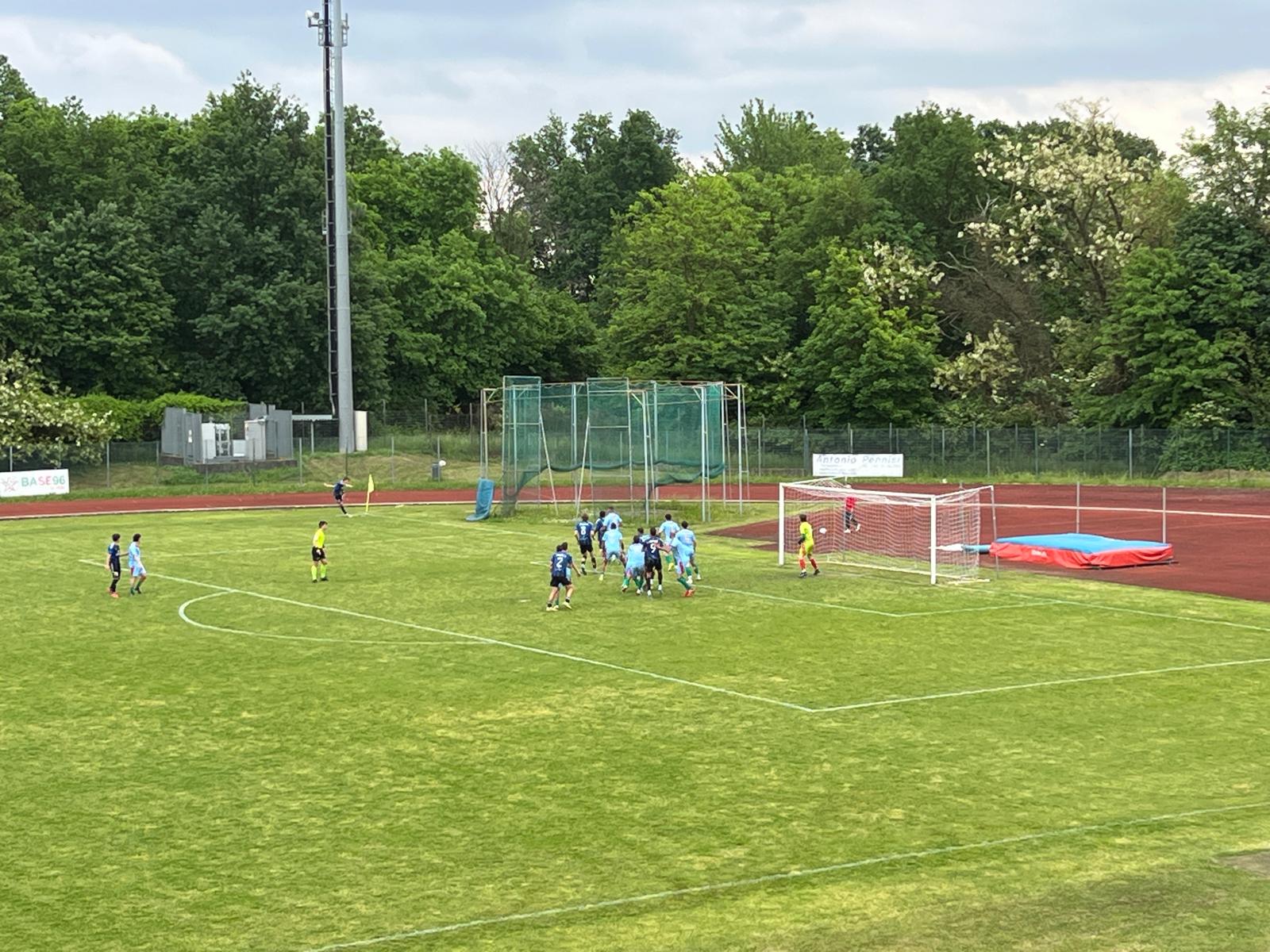 32^ – Pavia in paradiso! Il 2-1 alla Lentatese vale il titolo. Solbia e Caronnese vincono ma non basta, Ispra ai playout