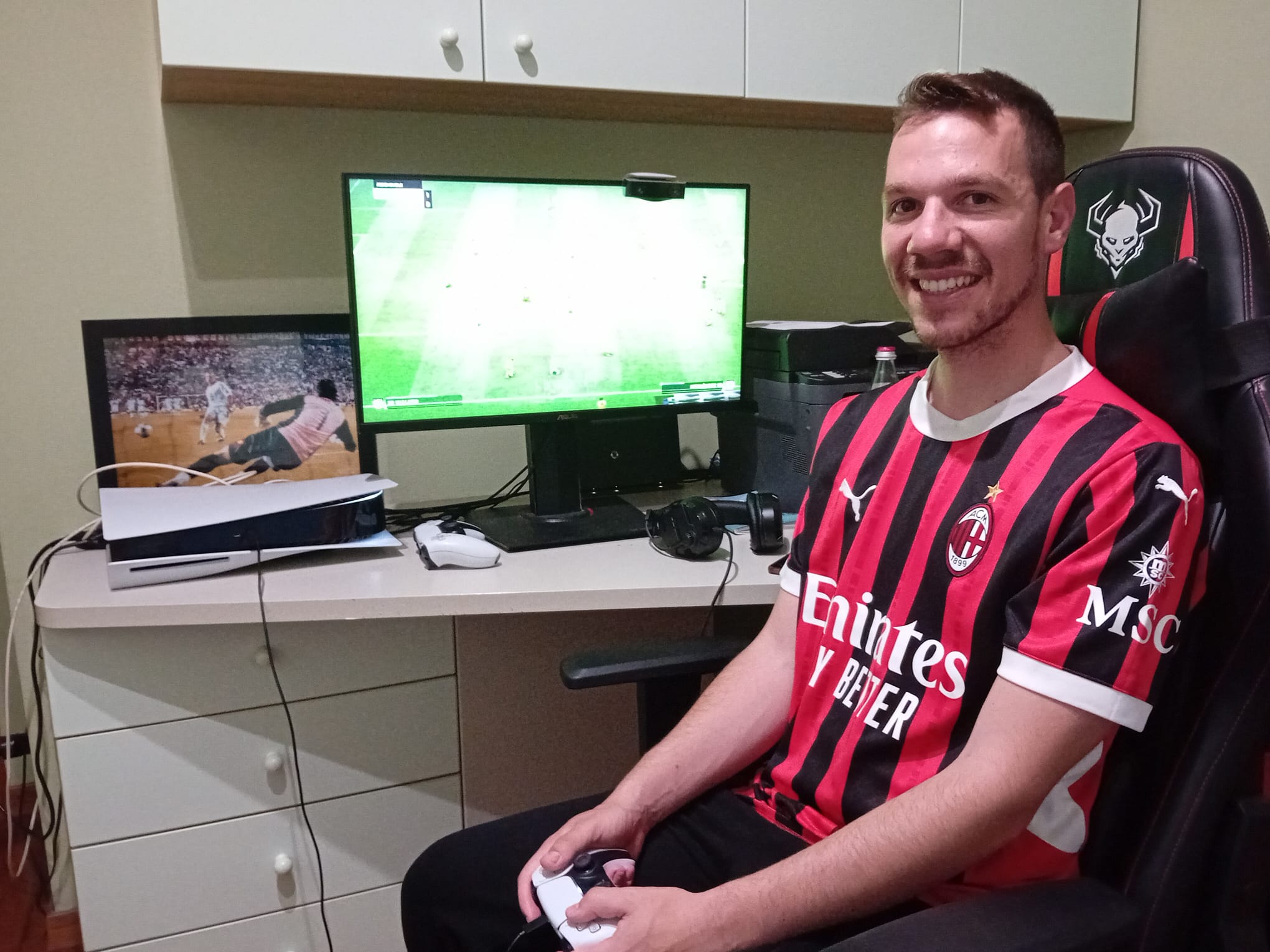 Davide Castiglioni Pentacampione negli eSports. Trionfo nella finale del torneo a tinte rossonere