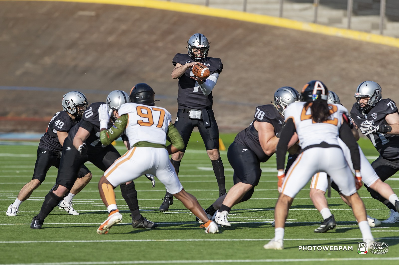 Il derby è dei Frogs! Rhinos Milano travolti 46-0. Donini: “Voglia e intensità, ma dobbiamo migliorare ancora”