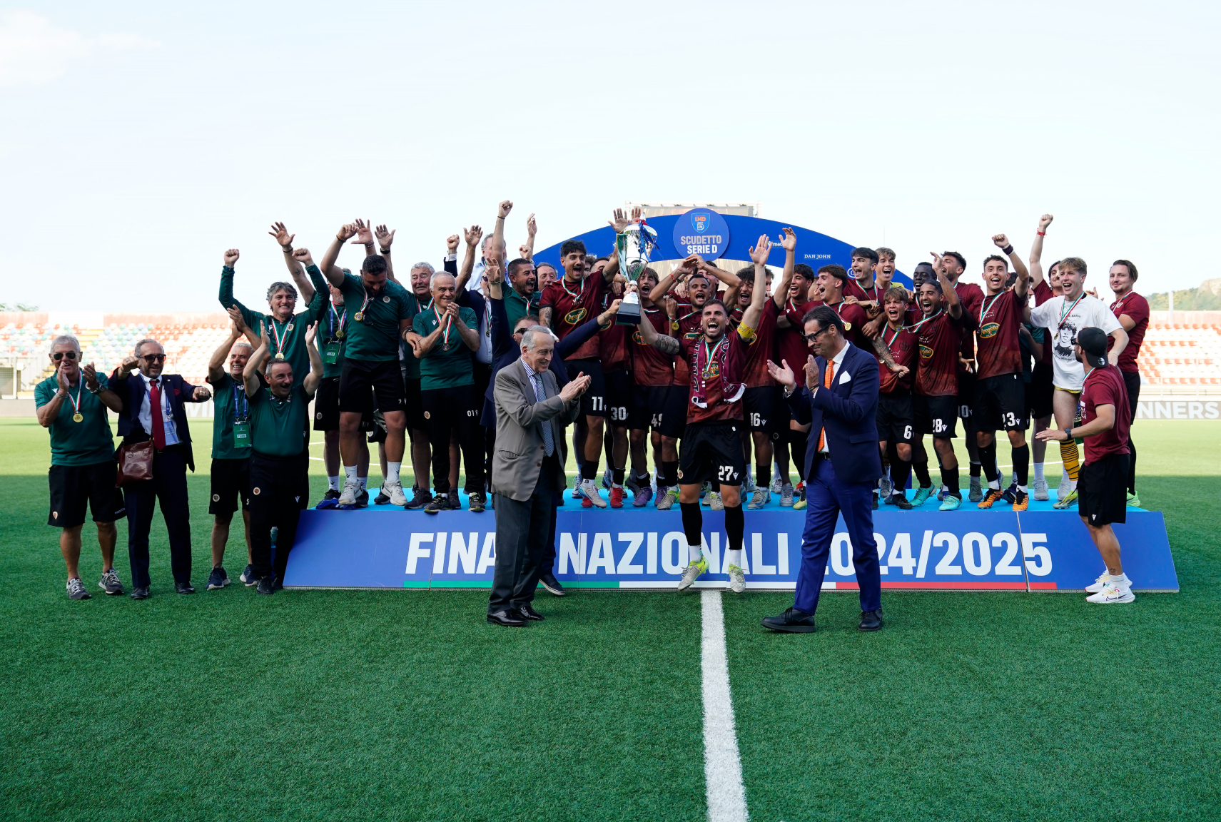 Il Livorno è Campione d’Italia: 2-1 sul Siracusa, cala il sipario sulla Serie D 2024/25