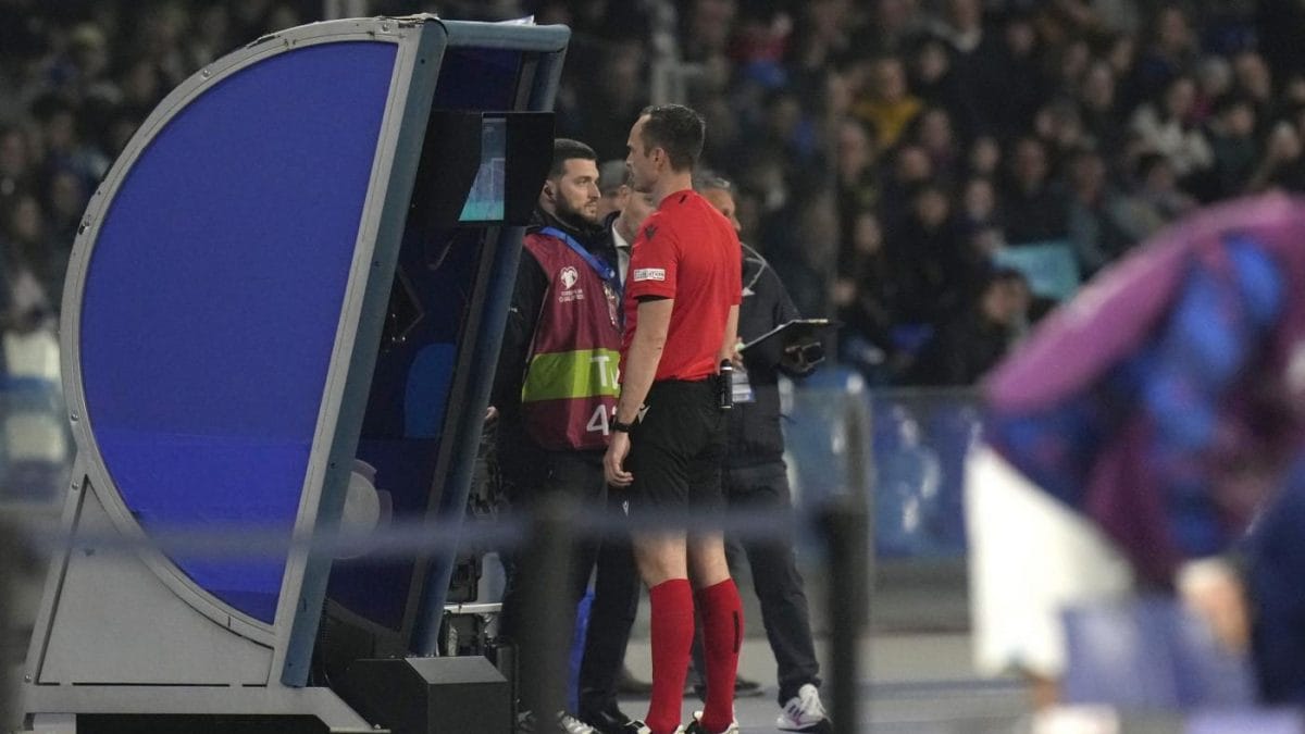 Rivoluzione arbitrale in Lega Pro: due card ad allenatore per cambiare i fischi. Nasce FVS