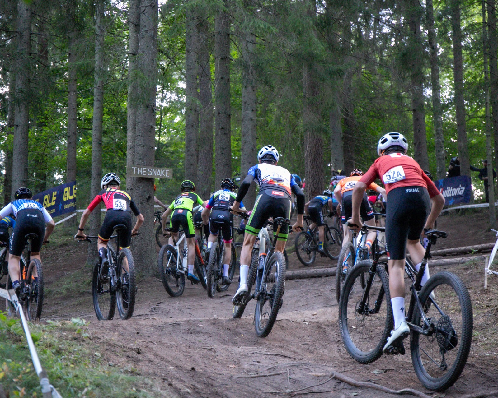 Europei MTB – Varesotti in crescita: buoni piazzamenti nel Team Relay. Venerdì e sabato il gran finale
