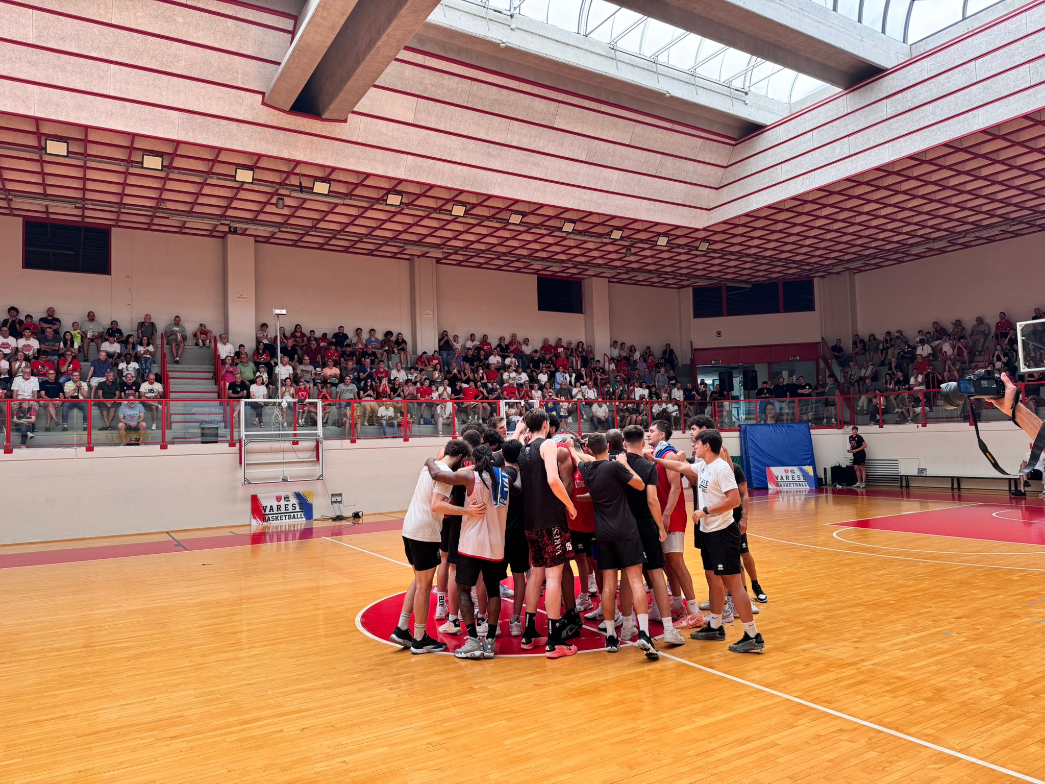 In Primo Piano – Riparte la Pallacanestro Varese, continua a lavorare il Varese. La Pro Patria scalda i motori