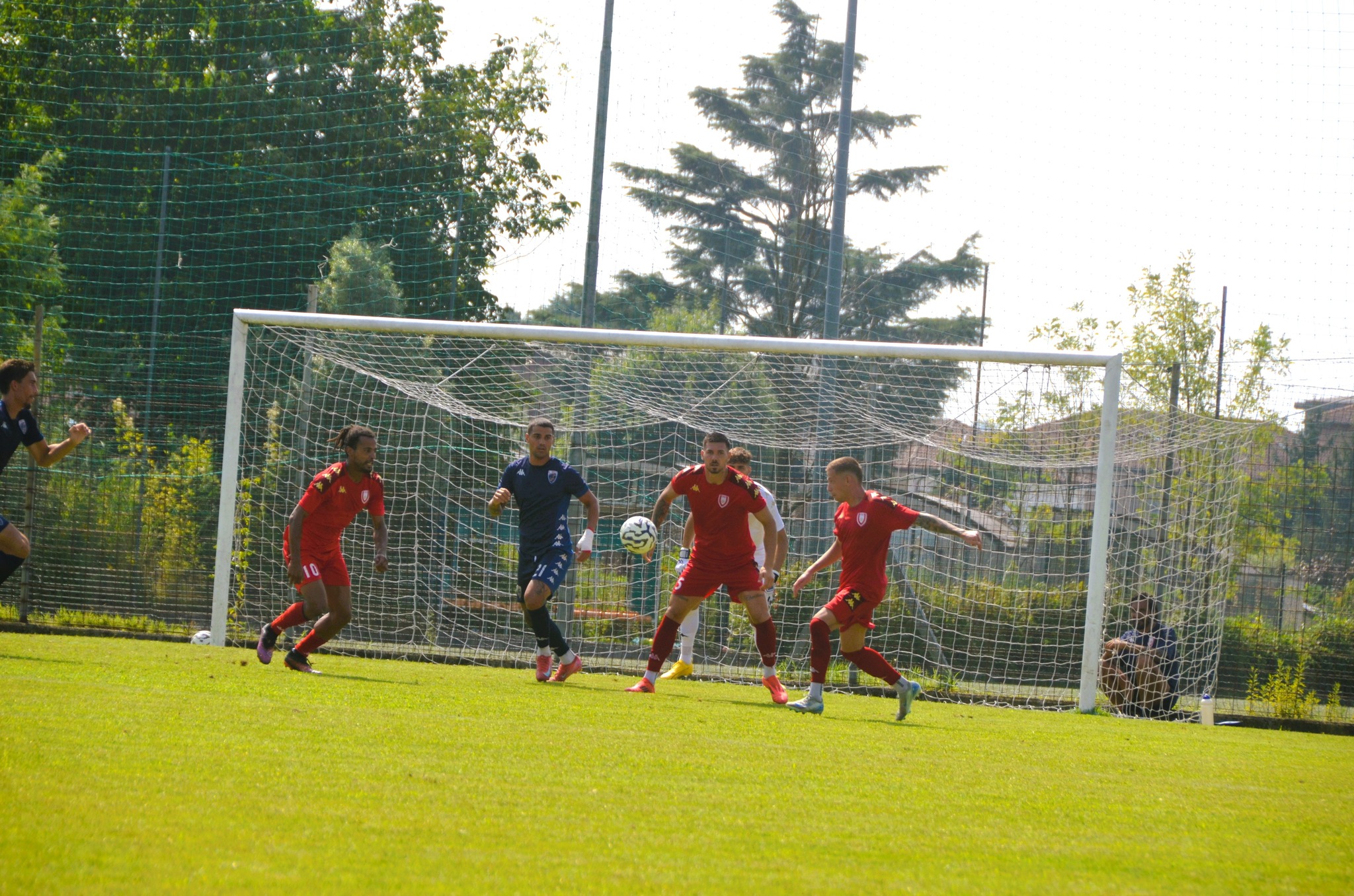 Il Varese torna al lavoro: un occhio al derby e uno al mercato. Cambia l’orario della prossima amichevole